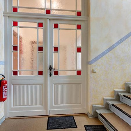 Villa Ahlbeck - Ferienwohnung Kuehlungsborn هيرينجسدورف المظهر الخارجي الصورة