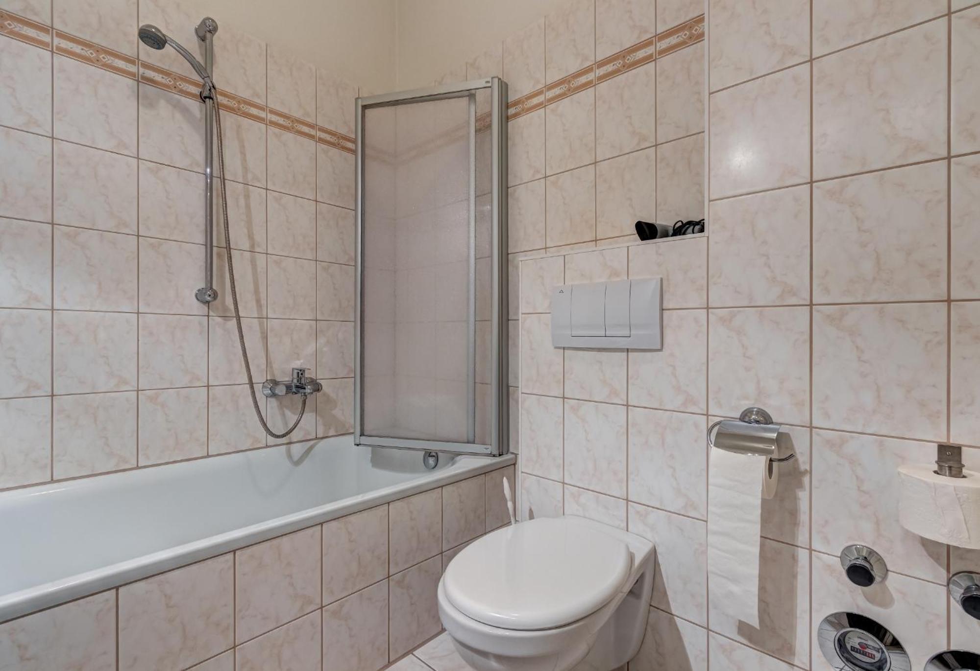 Villa Ahlbeck - Ferienwohnung Kuehlungsborn هيرينجسدورف المظهر الخارجي الصورة